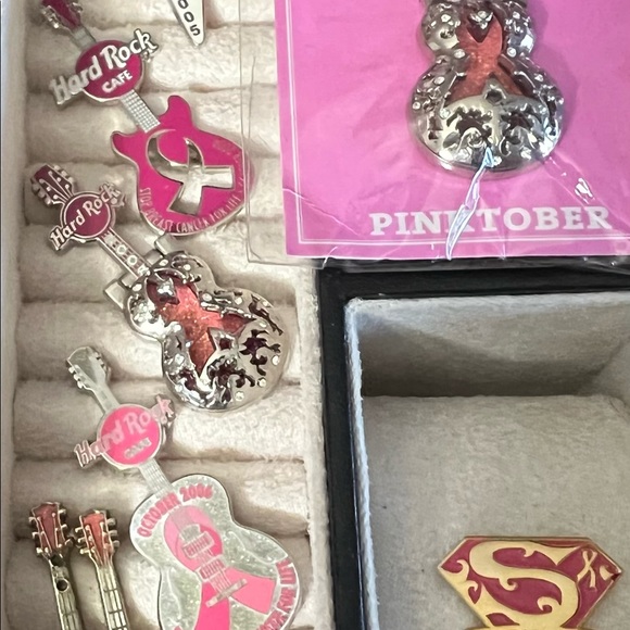 Hard Rock Cafe Guitars - Picture 4 of 5